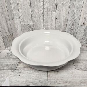 White Ceramic Scalloped Edge Baking Dish - Classic Bakeware